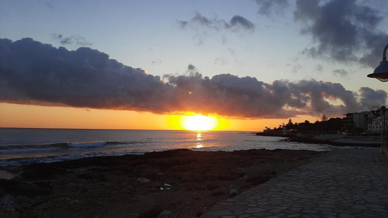 Mare Nostrum II Denia. 外观 照片